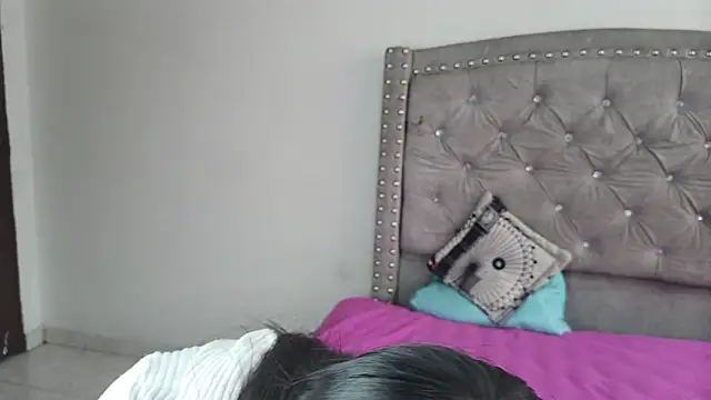 Nesuko kamado  online show from 09-17-25, 03:57