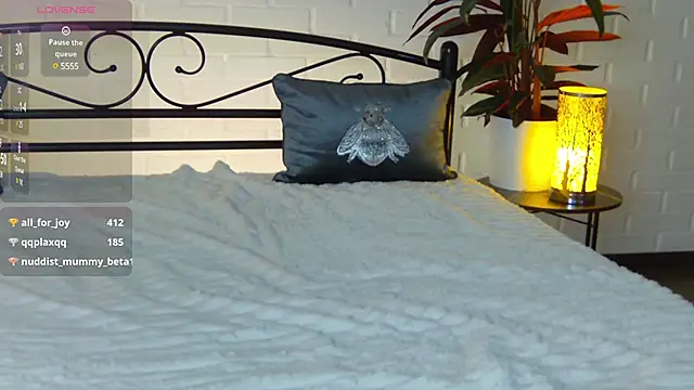 Snapshot of _RiverLov chatting on 03-16-25, 12:12 RiverLov online show from 03-16-25, 12:12