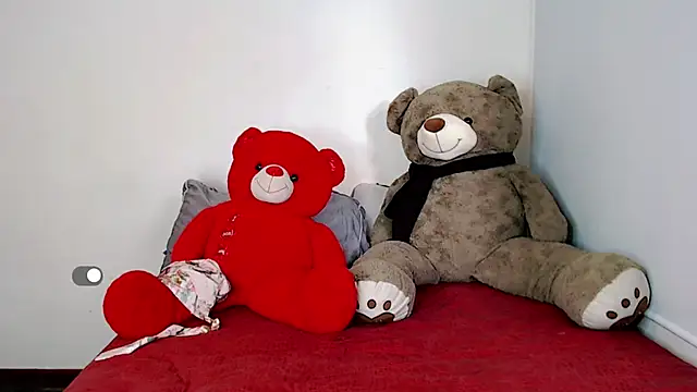 Snapshot of SamanthaaSmitt chatting on 03-03-25, 09:05 SamanthaaSmitt online show from 03-03-25, 09:05