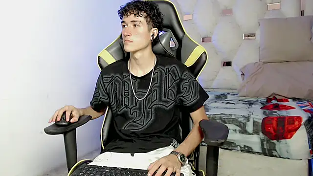 johnny cagee online show from 09-19-25, 04:03