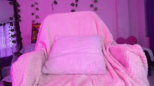 Snapshot of Gaby_Tailor chatting on 01-09-25, 08:33 Gaby Tailor online show from 01-09-25, 08:33