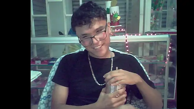 Snapshot of Baby_Cream chatting on 12-10-24, 10:17 Baby Cream online show from 12-10-24, 10:17