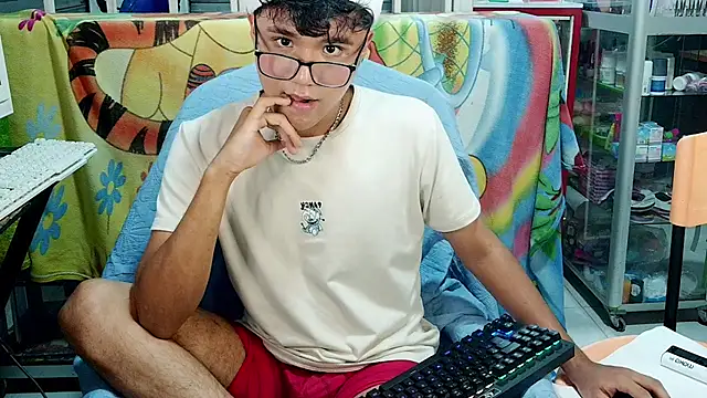 Snapshot of Baby_Cream chatting on 12-17-24, 11:06 Baby Cream online show from 12-17-24, 11:06