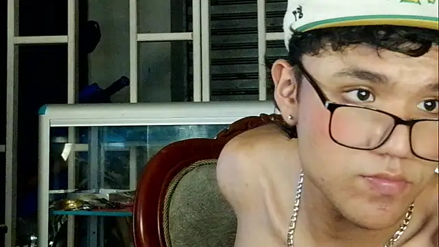 Snapshot of Baby_Cream chatting on 01-04-25, 10:27 Baby Cream online show from 01-04-25, 10:27