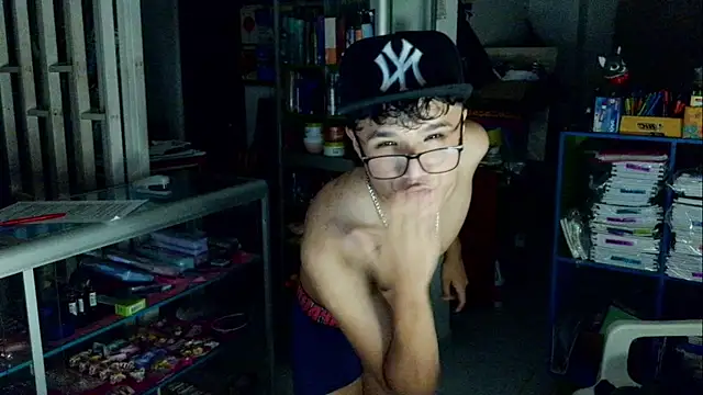 Snapshot of Baby_Cream chatting on 02-05-25, 06:56 Baby Cream online show from 02-05-25, 06:56