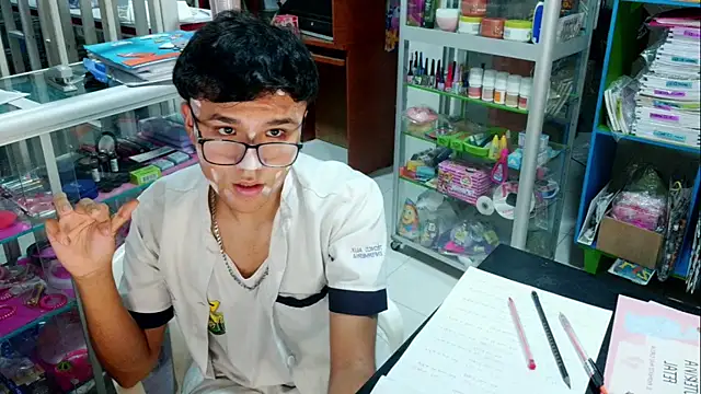 Snapshot of Baby_Cream chatting on 02-11-25, 03:18 Baby Cream online show from 02-11-25, 03:18