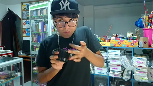 Snapshot of Baby_Cream chatting on 03-18-25, 03:31 Baby Cream online show from 03-18-25, 03:31