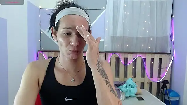 Snapshot of Michellcockxxx chatting on 02-07-25, 09:47 Michellcockxxx online show from 02-07-25, 09:47