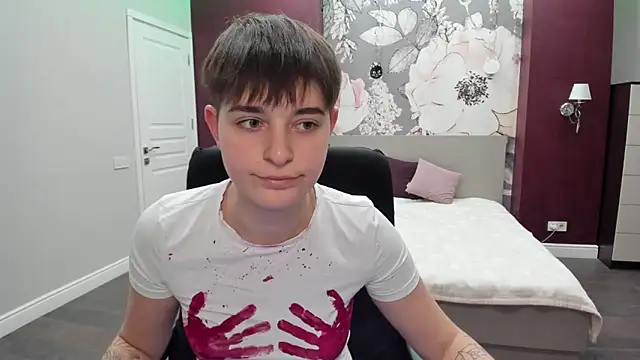 EmiliaYours online show from 11-01-25, 03:25