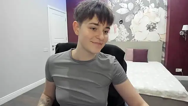 EmiliaYours online show from 11-29-25, 02:53