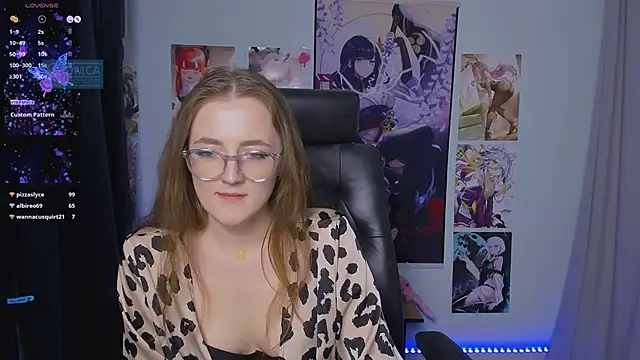 luna berryy online show from 12-22-24, 01:55