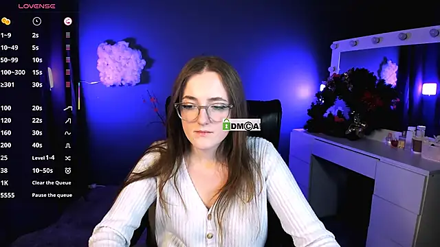 luna berryy online show from 02-25-25, 02:25