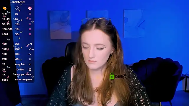 luna berryy online show from 11-08-25, 08:51