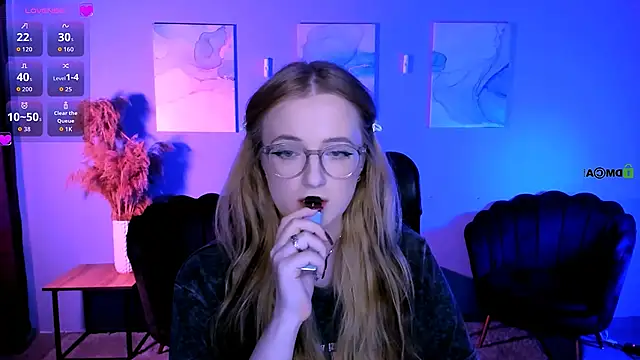 luna berryy online show from 03-06-26, 07:54