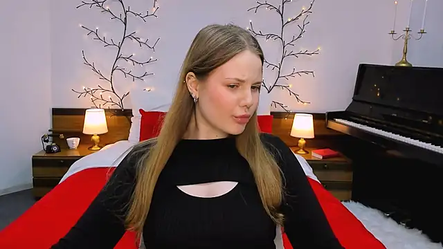 Snapshot of holy_kitty chatting on 01-30-25, 04:02 holy kitty online show from 01-30-25, 04:02