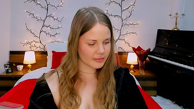 Snapshot of holy_kitty chatting on 02-05-25, 10:19 holy kitty online show from 02-05-25, 10:19