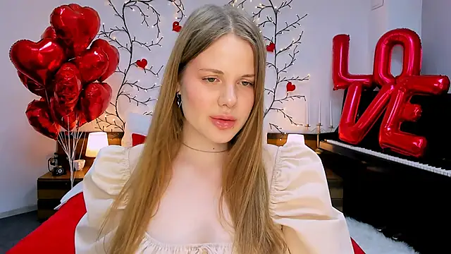 Snapshot of holy_kitty chatting on 02-14-25, 10:07 holy kitty online show from 02-14-25, 10:07