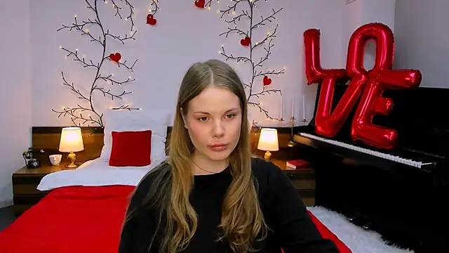 Snapshot of holy_kitty chatting on 02-25-25, 06:14 holy kitty online show from 02-25-25, 06:14