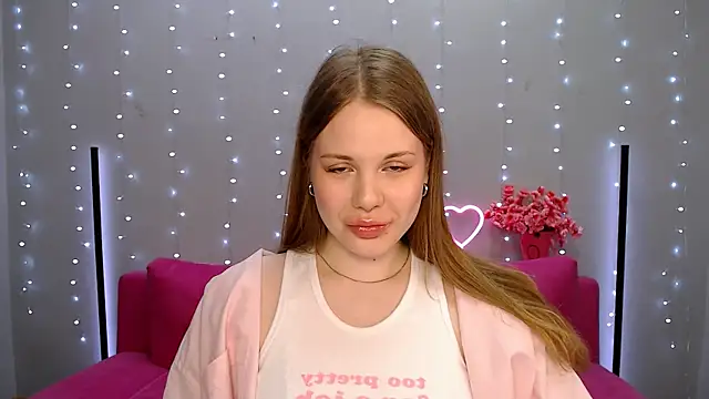 Snapshot of holy_kitty chatting on 03-06-25, 06:19 holy kitty online show from 03-06-25, 06:19