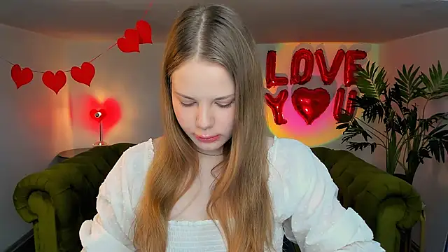 Snapshot of holy_kitty chatting on 03-11-25, 06:10 holy kitty online show from 03-11-25, 06:10