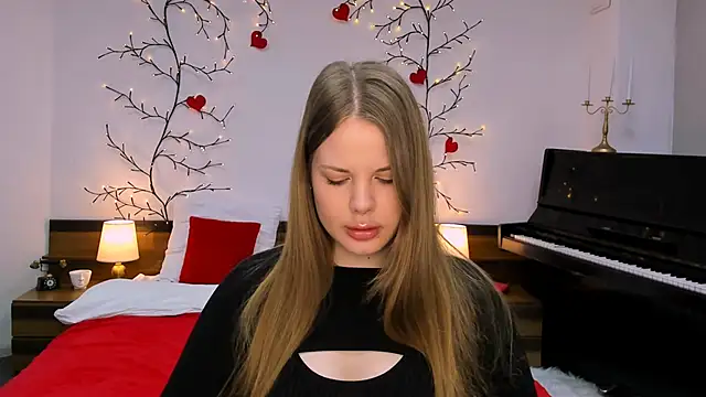 Snapshot of holy_kitty chatting on 03-20-25, 06:08 holy kitty online show from 03-20-25, 06:08