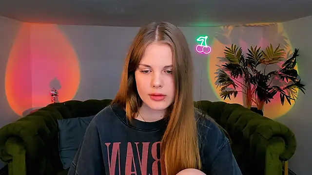Snapshot of holy_kitty chatting on 09-08-25, 02:16 holy kitty online show from 09-08-25, 02:16
