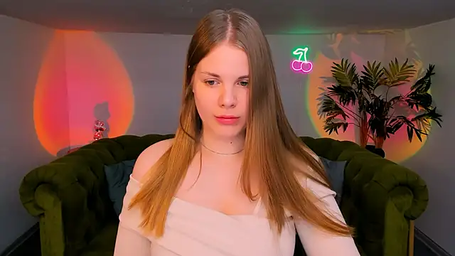 Snapshot of holy_kitty chatting on 10-08-25, 06:11 holy kitty online show from 10-08-25, 06:11
