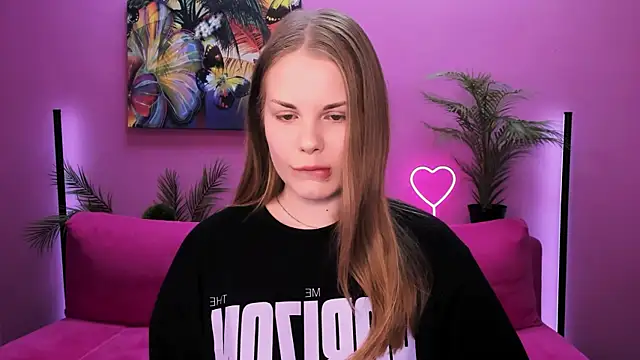 Snapshot of holy_kitty chatting on 10-21-25, 01:23 holy kitty online show from 10-21-25, 01:23