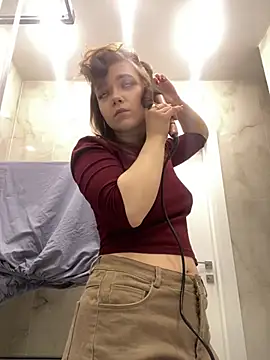 Snapshot of JennyPortman chatting on 03-20-25, 05:46 JennyPortman online show from 03-20-25, 05:46