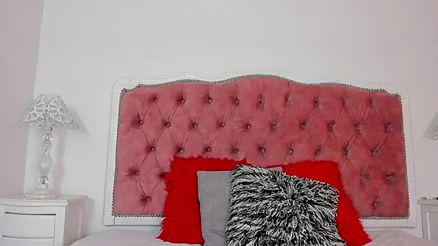 Snapshot of amberlitle chatting on 09-15-25, 12:38 amberlitle online show from 09-15-25, 12:38