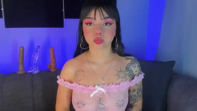 Snapshot of maddy_walker chatting on 12-11-24, 08:18 maddy walker online show from 12-11-24, 08:18