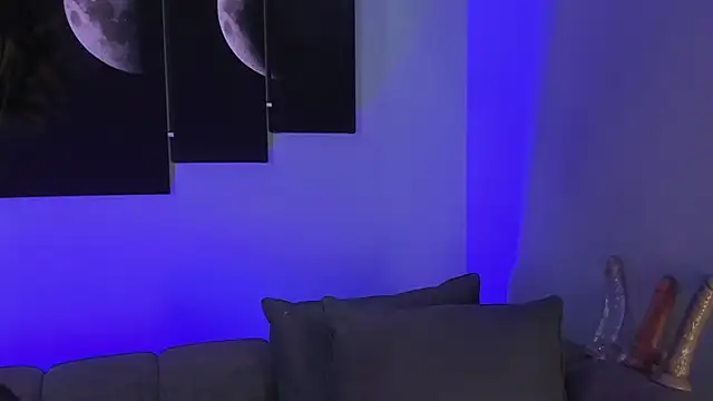 Snapshot of maddy_walker chatting on 01-10-25, 08:37 maddy walker online show from 01-10-25, 08:37