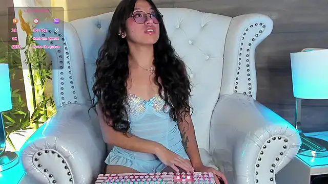 Snapshot of MadyJackson chatting on 02-18-25, 08:36 MadyJackson online show from 02-18-25, 08:36