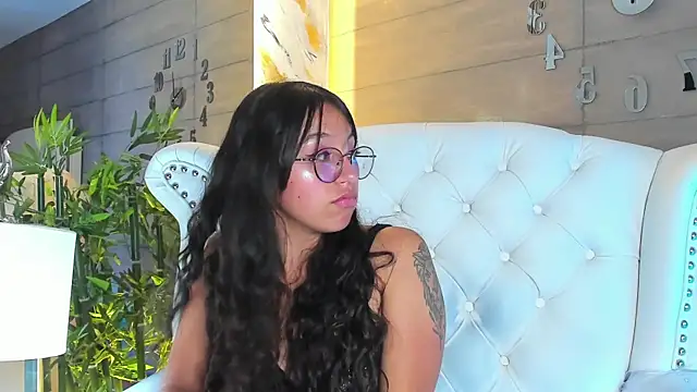 Snapshot of MadyJackson chatting on 02-28-25, 07:56 MadyJackson online show from 02-28-25, 07:56