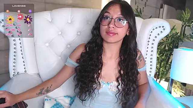 Snapshot of MadyJackson chatting on 03-04-25, 08:05 MadyJackson online show from 03-04-25, 08:05