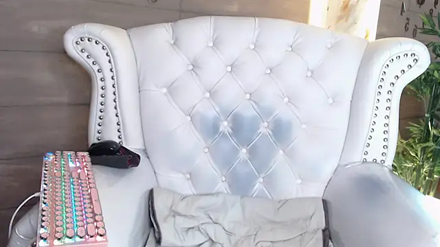 Snapshot of MadyJackson chatting on 03-20-25, 11:12 MadyJackson online show from 03-20-25, 11:12