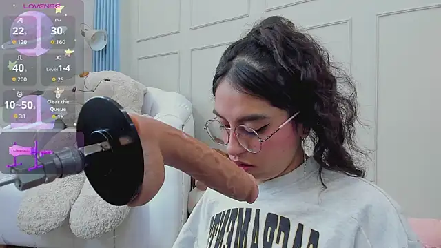 Snapshot of MadyJackson chatting on 09-16-25, 11:55 MadyJackson online show from 09-16-25, 11:55