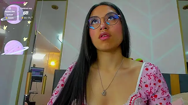 Snapshot of MadyJackson chatting on 10-08-25, 11:41 MadyJackson online show from 10-08-25, 11:41