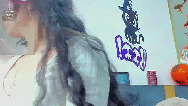 Snapshot of MadyJackson chatting on 10-31-25, 11:55 MadyJackson online show from 10-31-25, 11:55