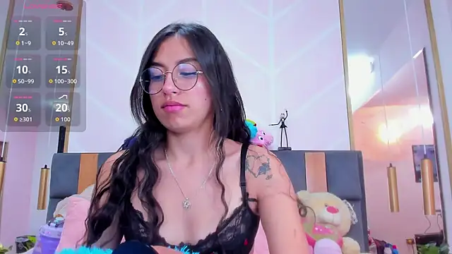 Snapshot of MadyJackson chatting on 11-05-25, 11:32 MadyJackson online show from 11-05-25, 11:32