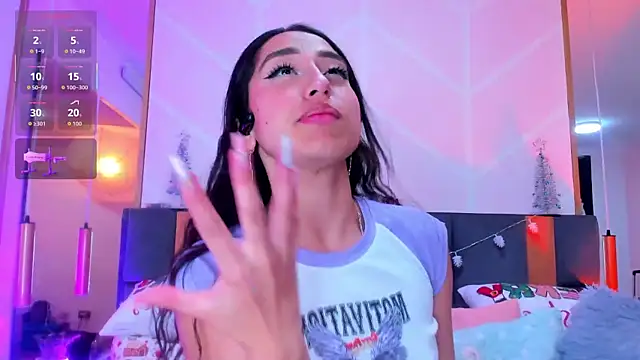 Snapshot of MadyJackson chatting on 12-03-25, 11:41 MadyJackson online show from 12-03-25, 11:41