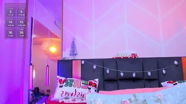 Snapshot of MadyJackson chatting on 12-04-25, 11:30 MadyJackson online show from 12-04-25, 11:30