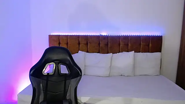 alexiaaross online show from 09-24-25, 04:05