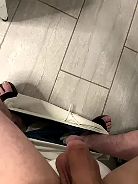 bigbeast19393 online show from 11-22-25, 04:33