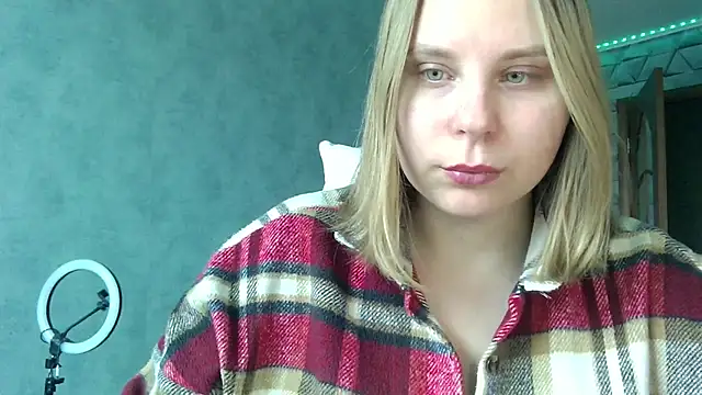 Thalia  Star online show from 02-15-25, 11:06