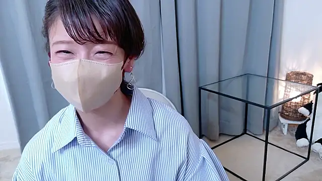 Snapshot of Risa_06 chatting on 02-08-26, 12:52 Risa 06 online show from 02-08-26, 12:52