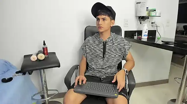 Snapshot of Lyam_ap chatting on 01-15-25, 08:41 Lyam ap online show from 01-15-25, 08:41