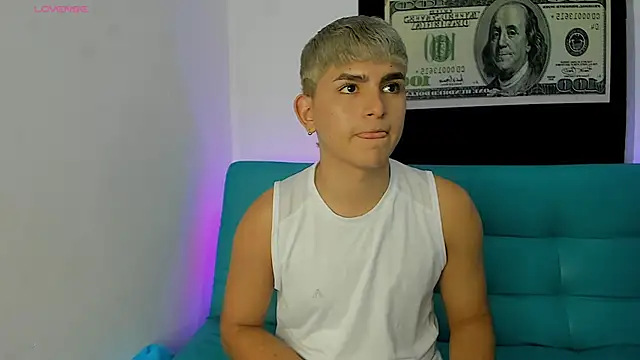 Snapshot of Lyam_ap chatting on 10-08-25, 09:18 Lyam ap online show from 10-08-25, 09:18