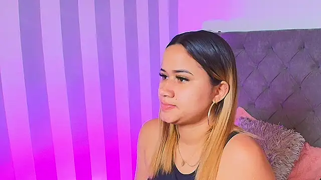 Snapshot of jenny_am chatting on 12-04-24, 12:25 jenny am online show from 12-04-24, 12:25