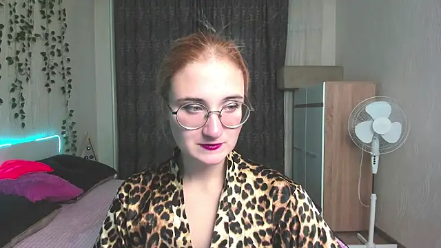 Snapshot of Miss_Elsa_ chatting on 12-16-24, 03:08 Miss Elsa online show from 12-16-24, 03:08
